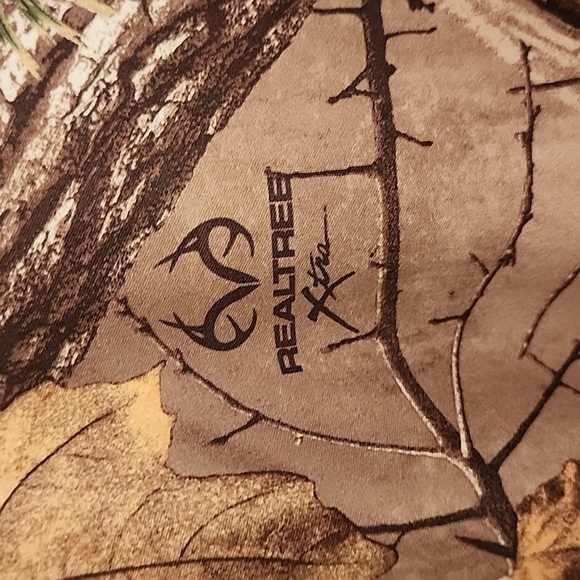 Under Armour Realtree Xtra Long Sleeved Camouflage Shirt - Picture 7 of 13